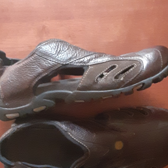 Scandals - Picture 11 of 16